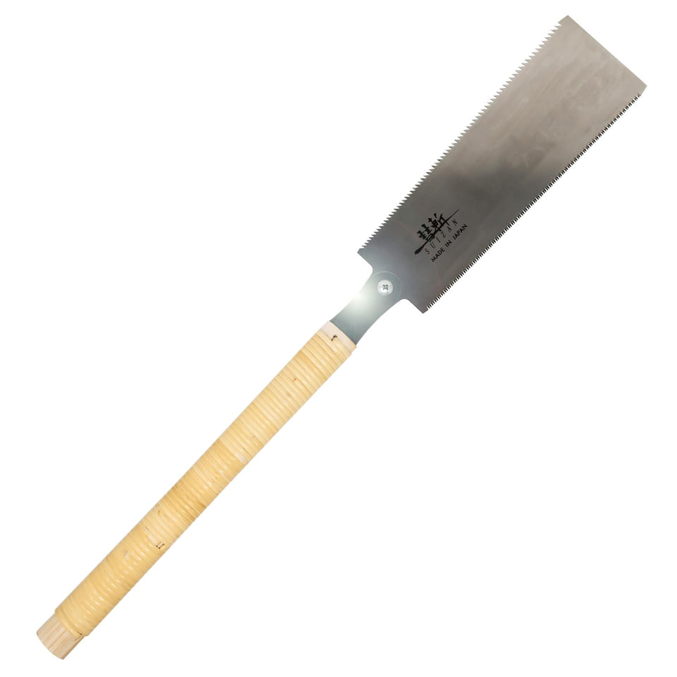 SUIZAN Ryoba closeup blade highlighting razor sharp edge for clean cuts.