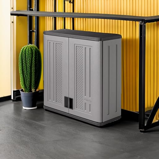 Lockable doors on the BMC3000 protect valuables in the garage.