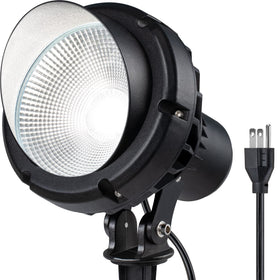 SUNVIE LED 40W outdoor spot light delivers bright daylight glow for yard and flagpole illumination.