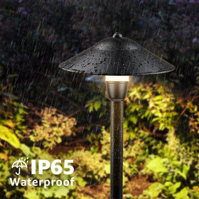 SUNVIE warm white 150lm path light creates inviting ambience.