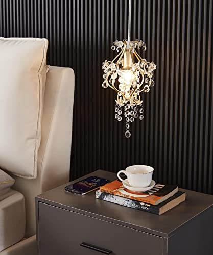 Surpars House Elegant Mini Chandelier plug-in setup highlights flexible placement and quick ambiance.