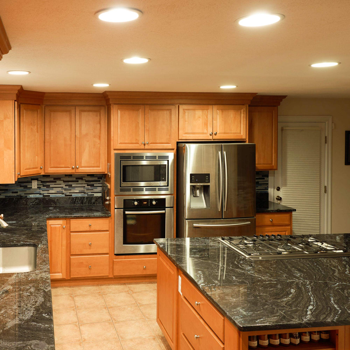 SYLVANIA LED Flood BR40 long lifespan up to 11000 hours