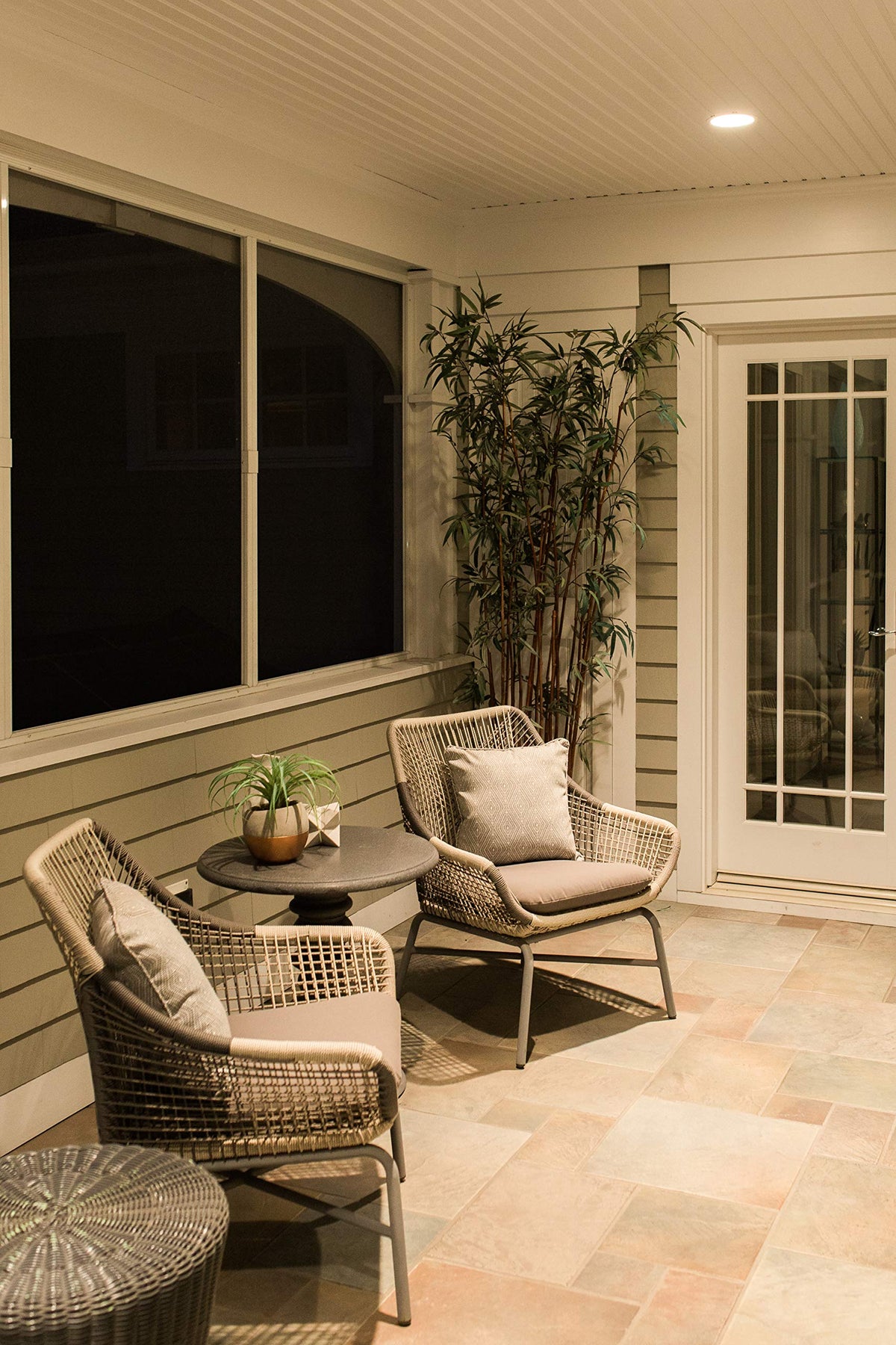 SYLVANIA BR40 soft white 2700K lighting example