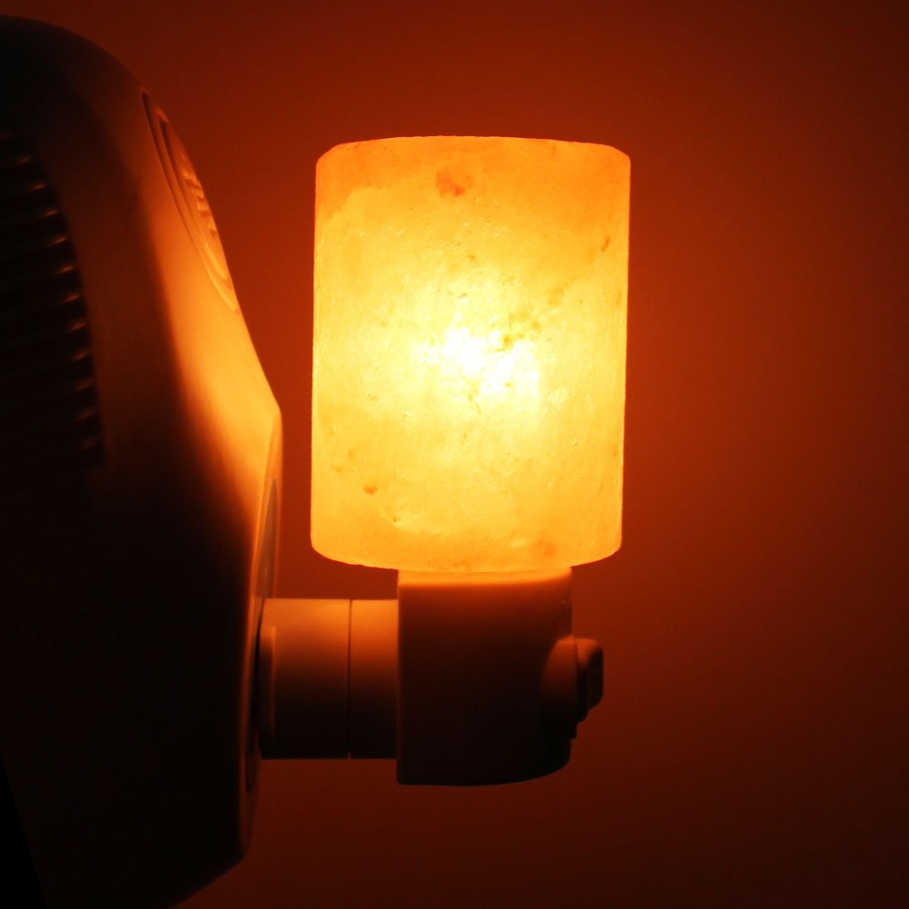 Syntus Himalayan lamp releases ions for improved air feel