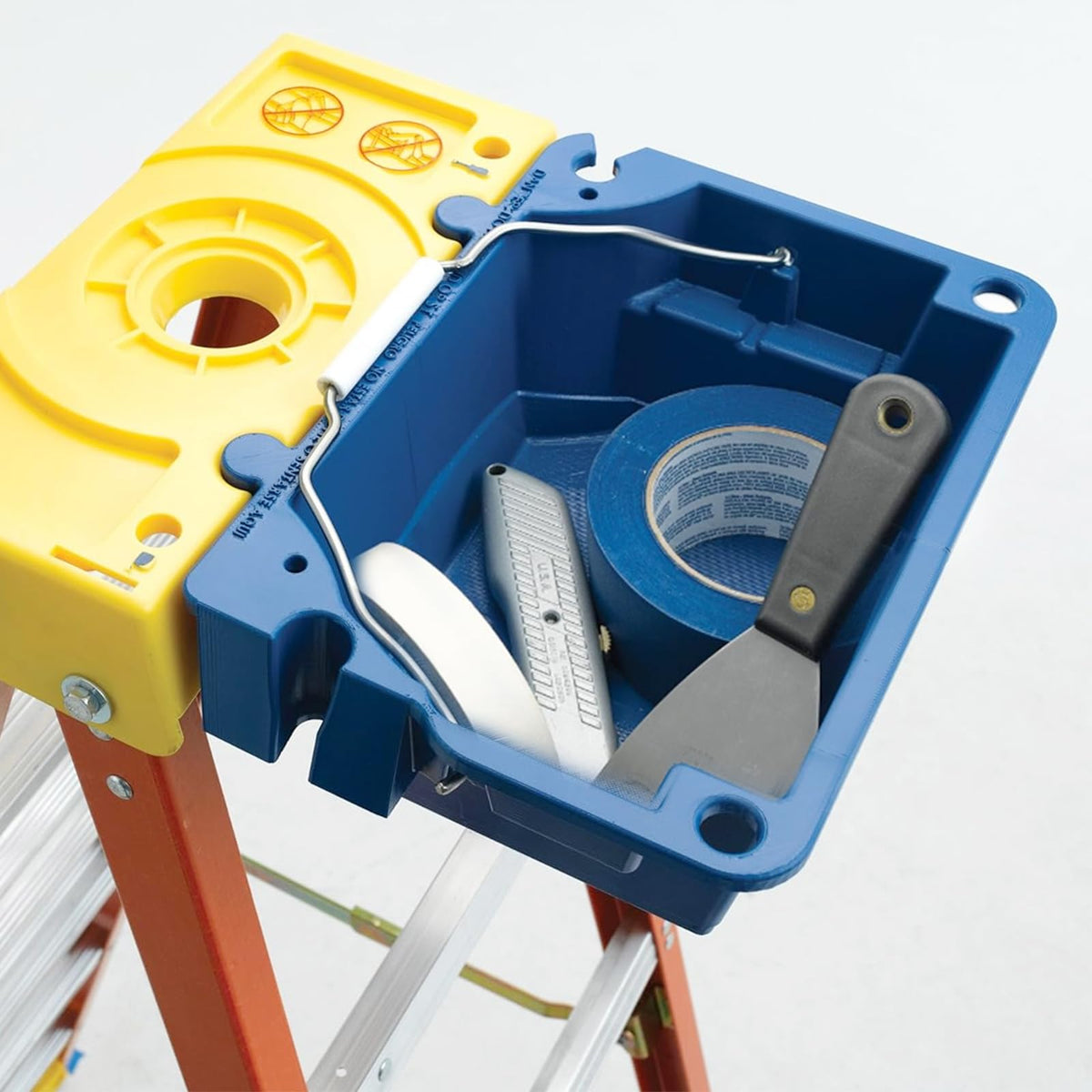 SZHY-LINK AC52-UB ladder bucket organizing tools during maintenance.