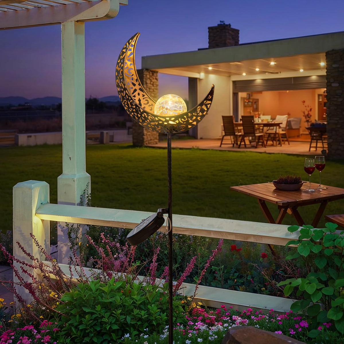 TAKE ME Moon Solar Light creates romantic wedding ambiance.