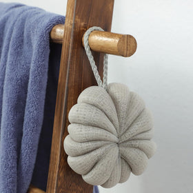 Taozun shelf stores towels greenery and small accessories