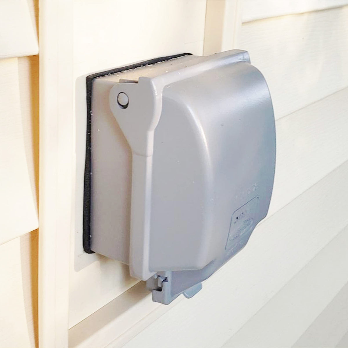 TayMac RayNGuard is cULus and NEMA certified for reliable outdoor use.