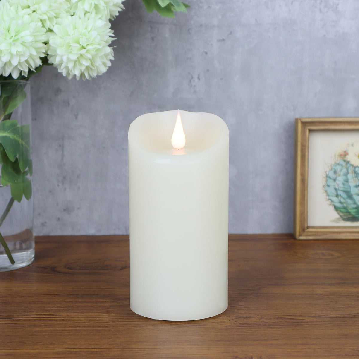 TechLong flameless candle with 3D wick provides lifelike flicker from every angle