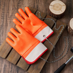 Teenyyou forklift-ready gloves with hook and chain storage for easy task flow.