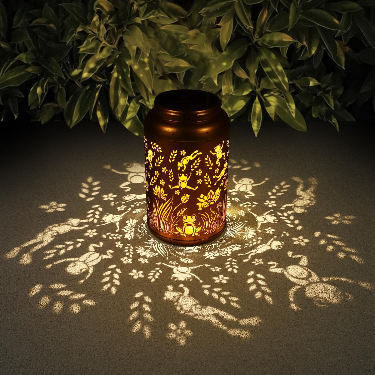 Tepaken frog decoration solar lantern hanging casts warm ambience outdoors