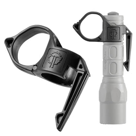 Thyrm SwitchBack Large 2.0 ring with pocket clip enables quick, snag-free deployment.