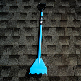 Tie Down El Burro Shingle Shovel 47.5-inch handle boosts leverage for easier tearing.