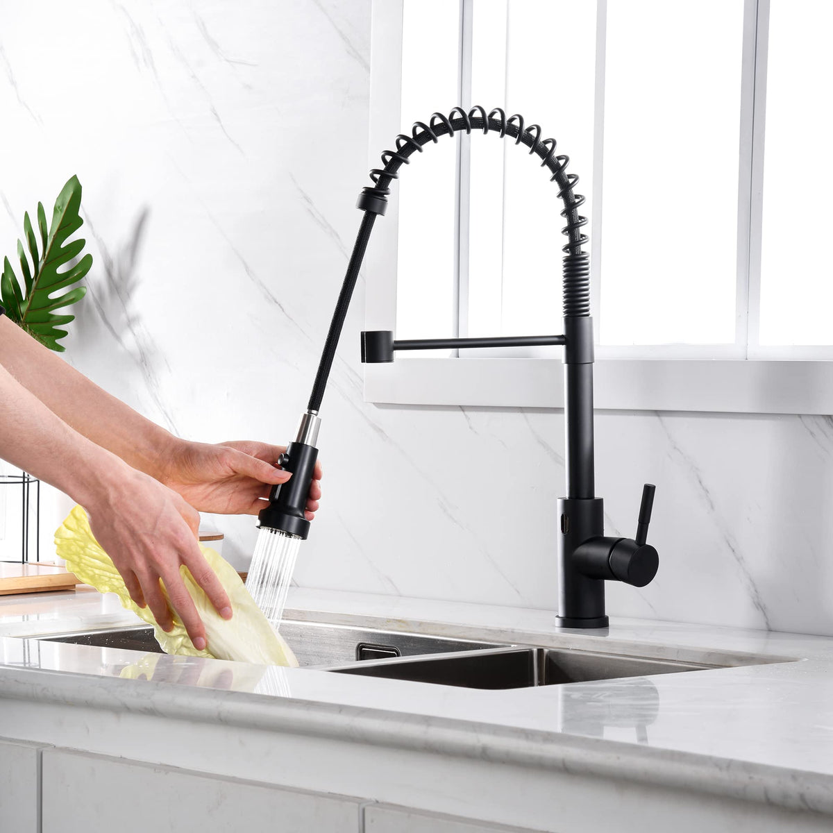 Silicone nozzles resist buildup and simplify daily cleaning.
