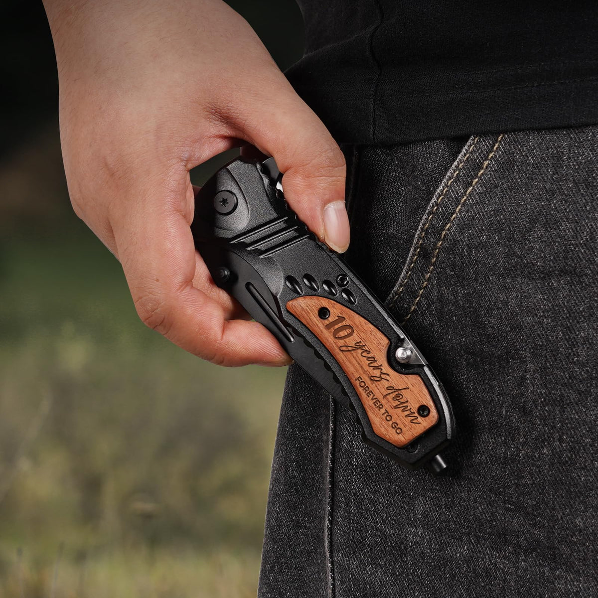 Titorld safety liner lock enhances secure handling and storage.