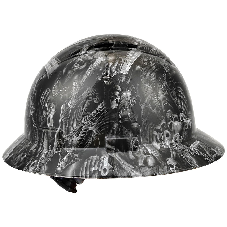 TOKISHI full-brim hard hat on site for reliable coverage and sun protection.