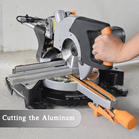 Close-up of TOMAX blade showing 1-Inch arbor attachment for mounting