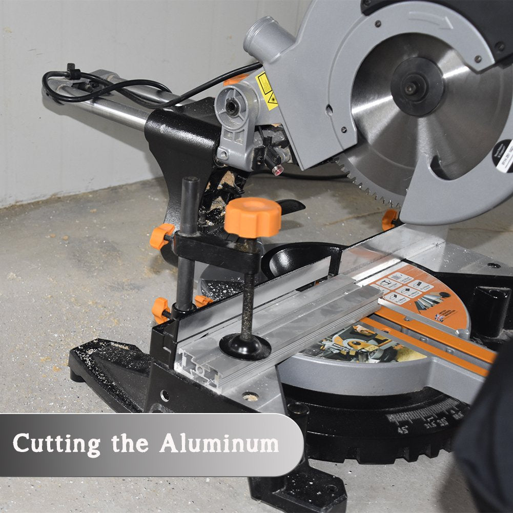TOMAX blade cutting plastic with smooth surface finish