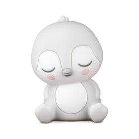 Tonies Sleepy Penguin emits a warm glow for soothing evenings.