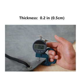 TonLing apron rinses clean quickly under water for fast task turnaround.