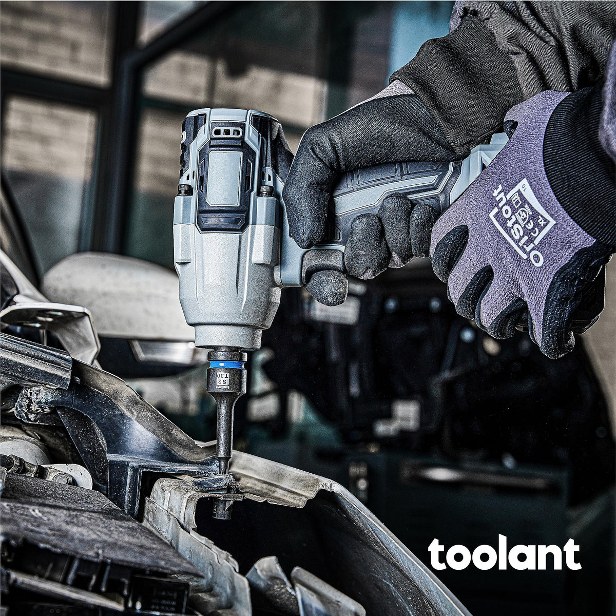 Toolant professional automotive use Torx T40 socket in a repair setting