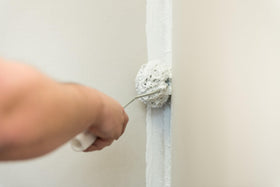 ToolPro Corner Roller beveled head delivers a crisp crease in corners.