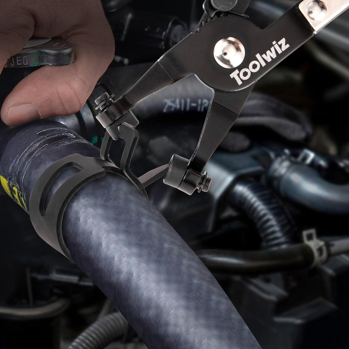 Toolwiz versatile set supports garages, boats, motorcycles, and lawn equipment tasks.