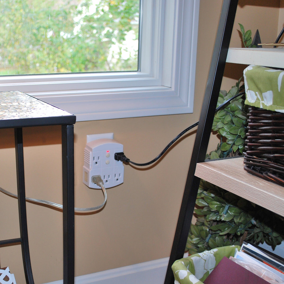 Tower GFCI 5-outlet adapter with power indicator shows easy status for indoor use