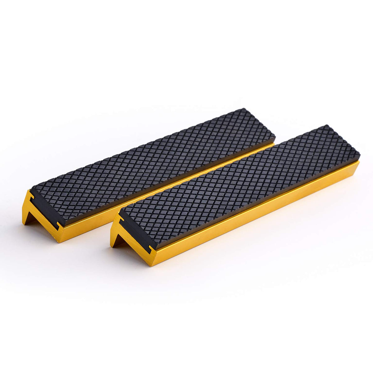 TRISENSE soft jaw pads in aluminum-rubber protect delicate surfaces.