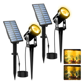 T-SUNUS Christmas solar spotlights emit warm white light for festive outdoor decor