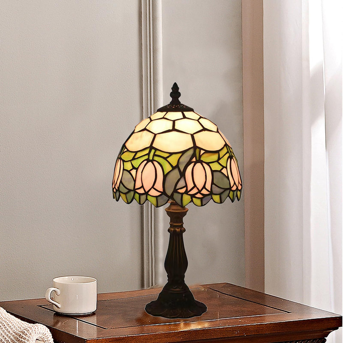 tuomoxte easy-assembly lamp allows quick setup without tools.
