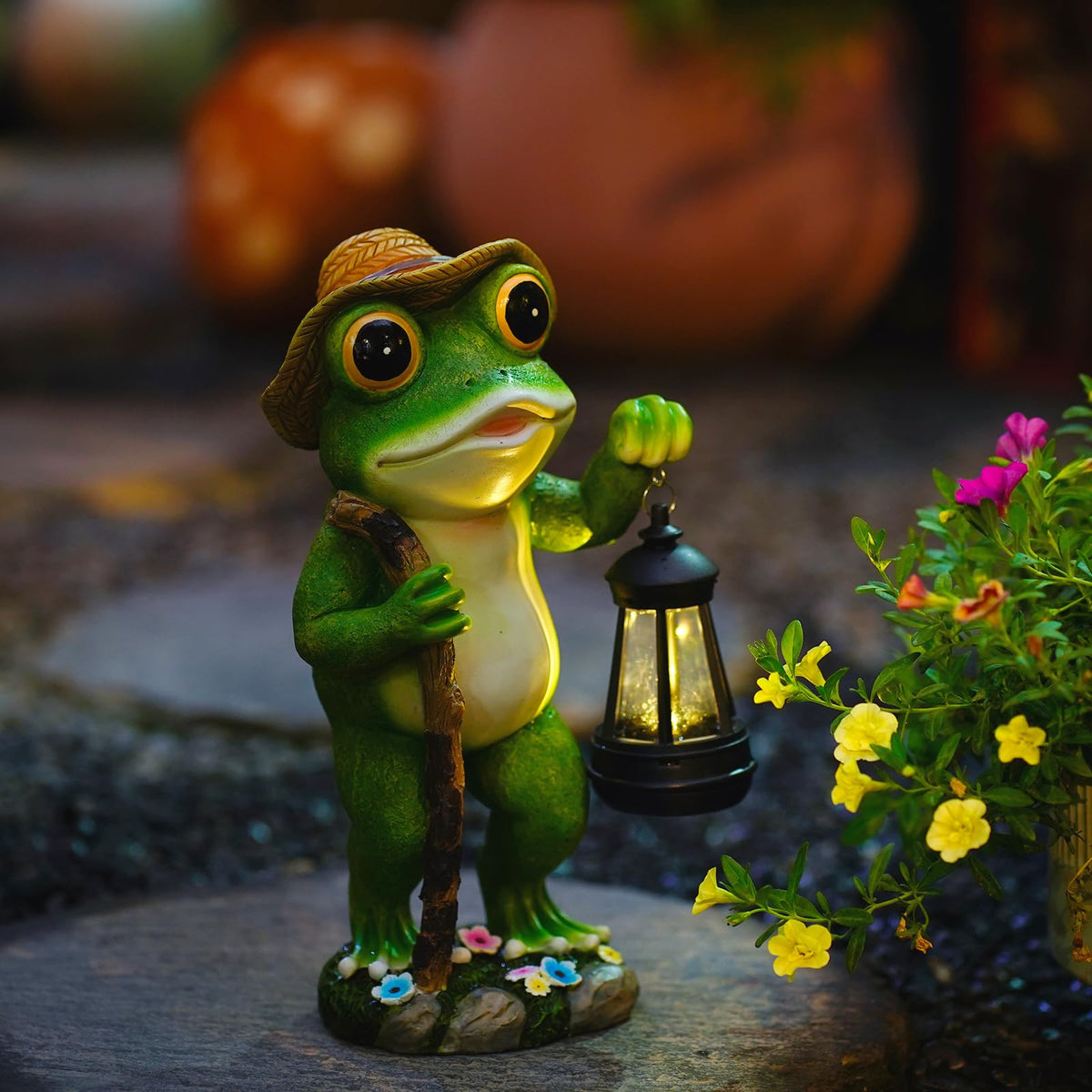 Twinbling solar frog garden gift box is ready for gifting.