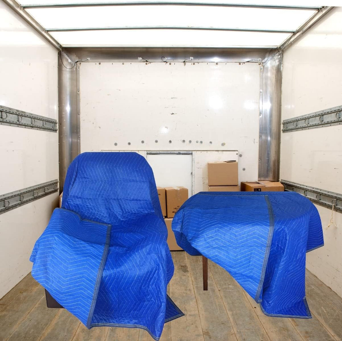 UDAREIT 40x72 durable protection in action on furniture during moves.