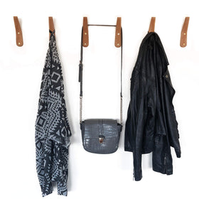 UMZi wooden wall hook for backpacks and keys with UK design.