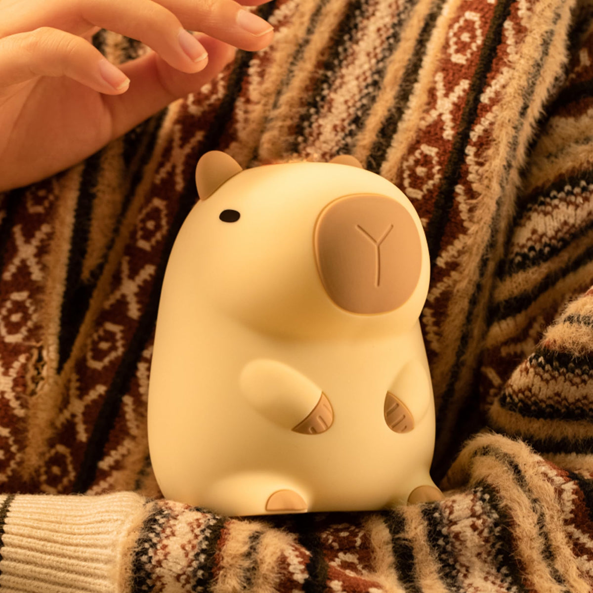 UNEEDE capybara night light gift idea for kids and decor
