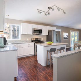 Unicozin six daylight bulbs illuminate spaces with natural-looking light.