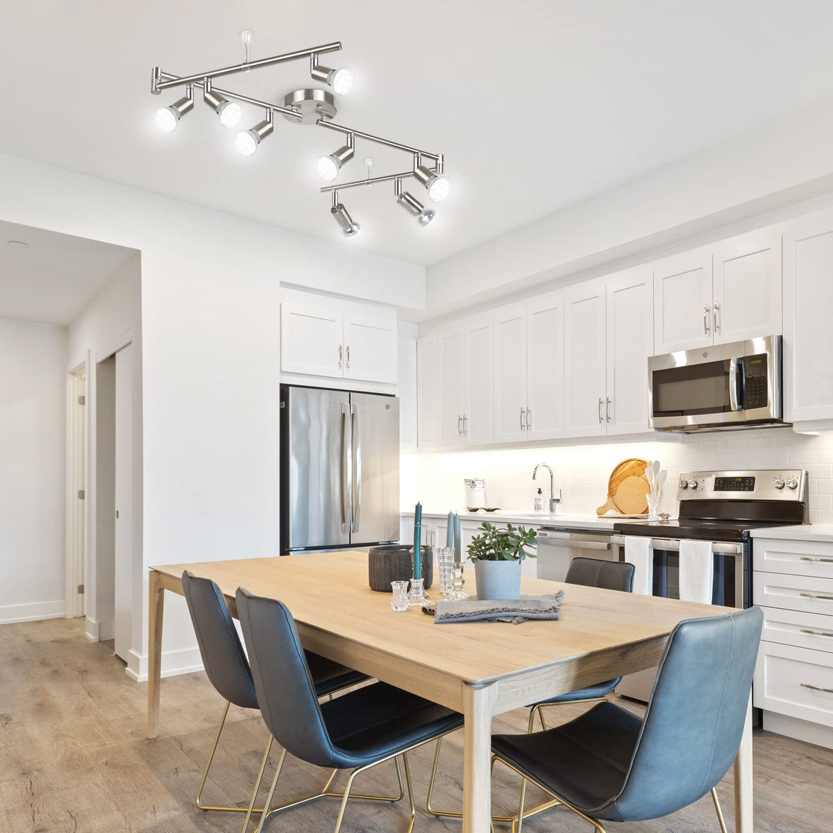 Unicozin track lighting suits coffee shops, restaurants, living rooms, and dining spaces.