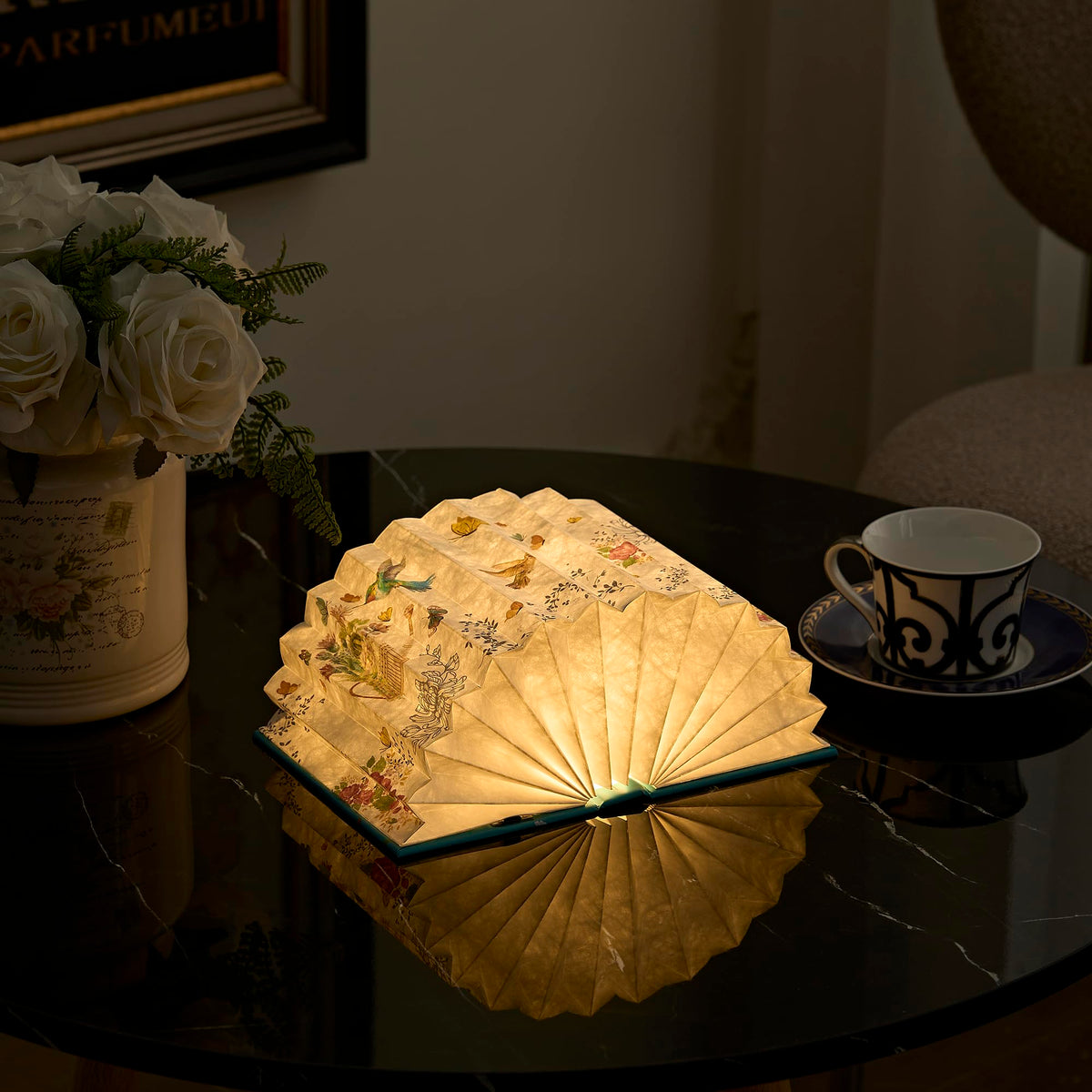 Uniwolk gift box packaging makes this lamp ready for gifting
