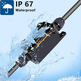 URANT AC110V waterproof socket close-up showing rubber lip seal.