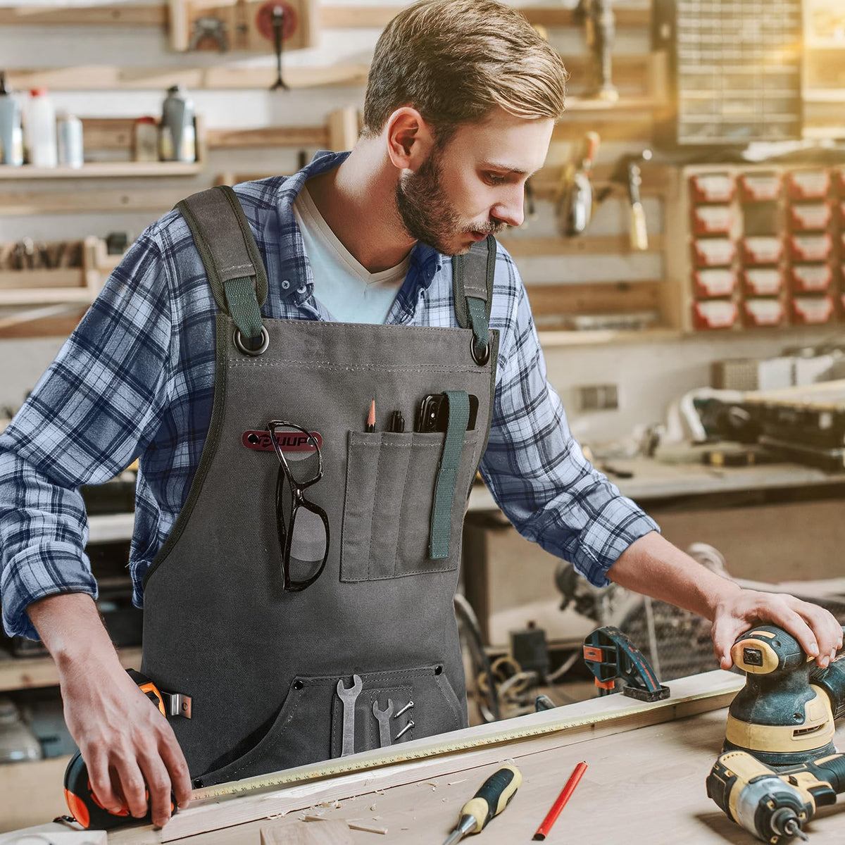UUP men's gift-ready apron ideal for carpentry and DIY
