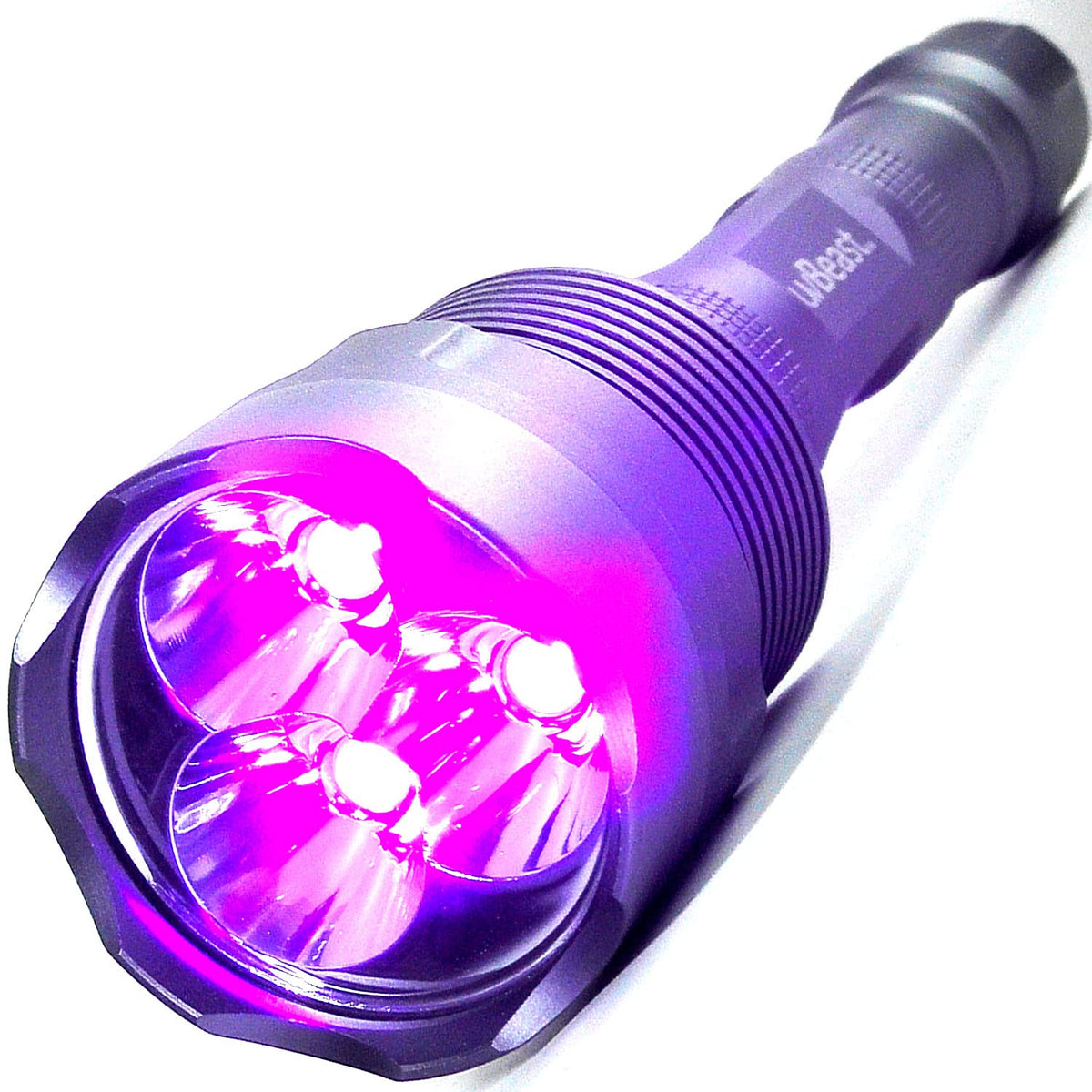 uvBeast V3 385-395nm LEDs provide bright UV illumination for inspections.