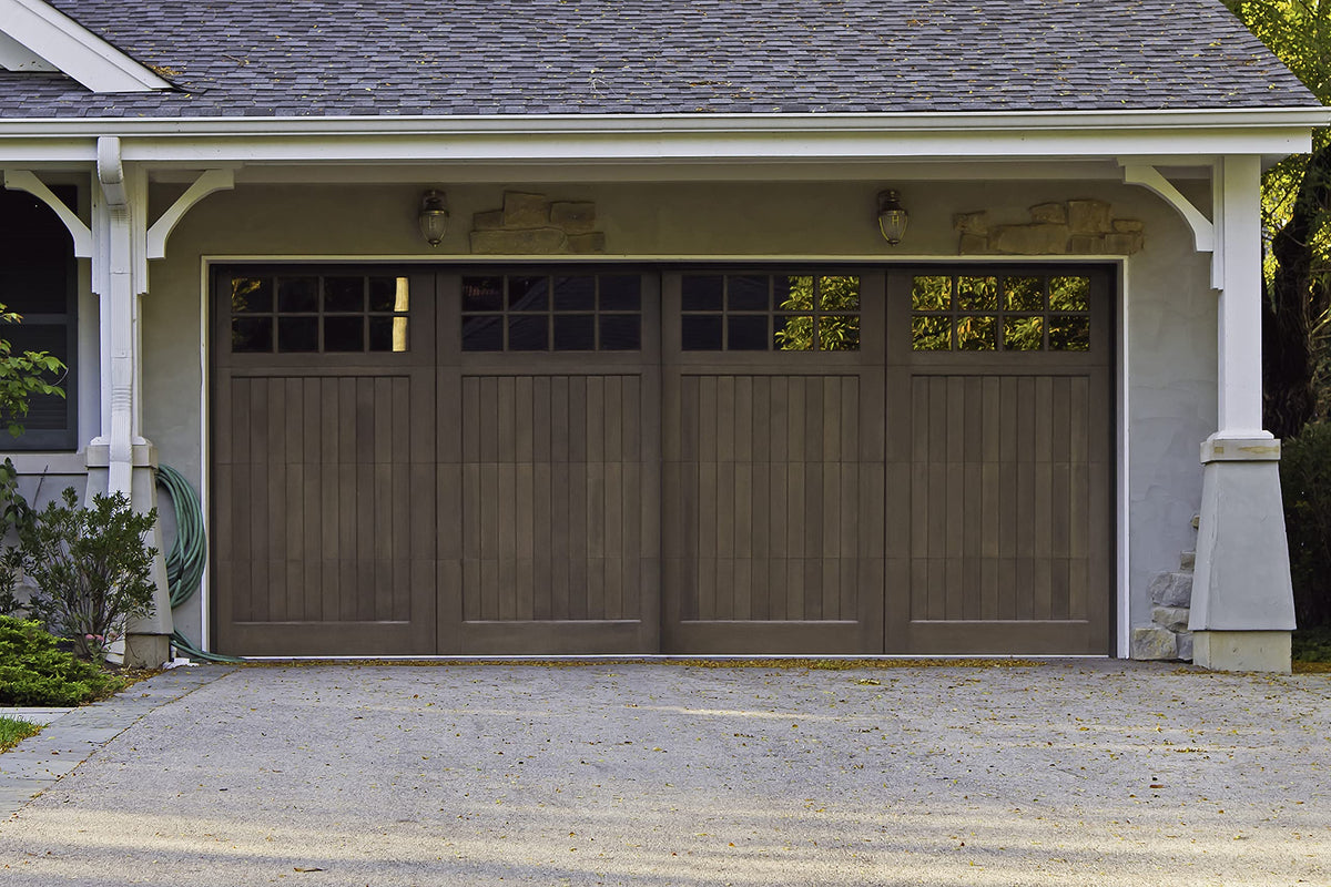Gel stain dries to touch quickly, enabling faster project progress.