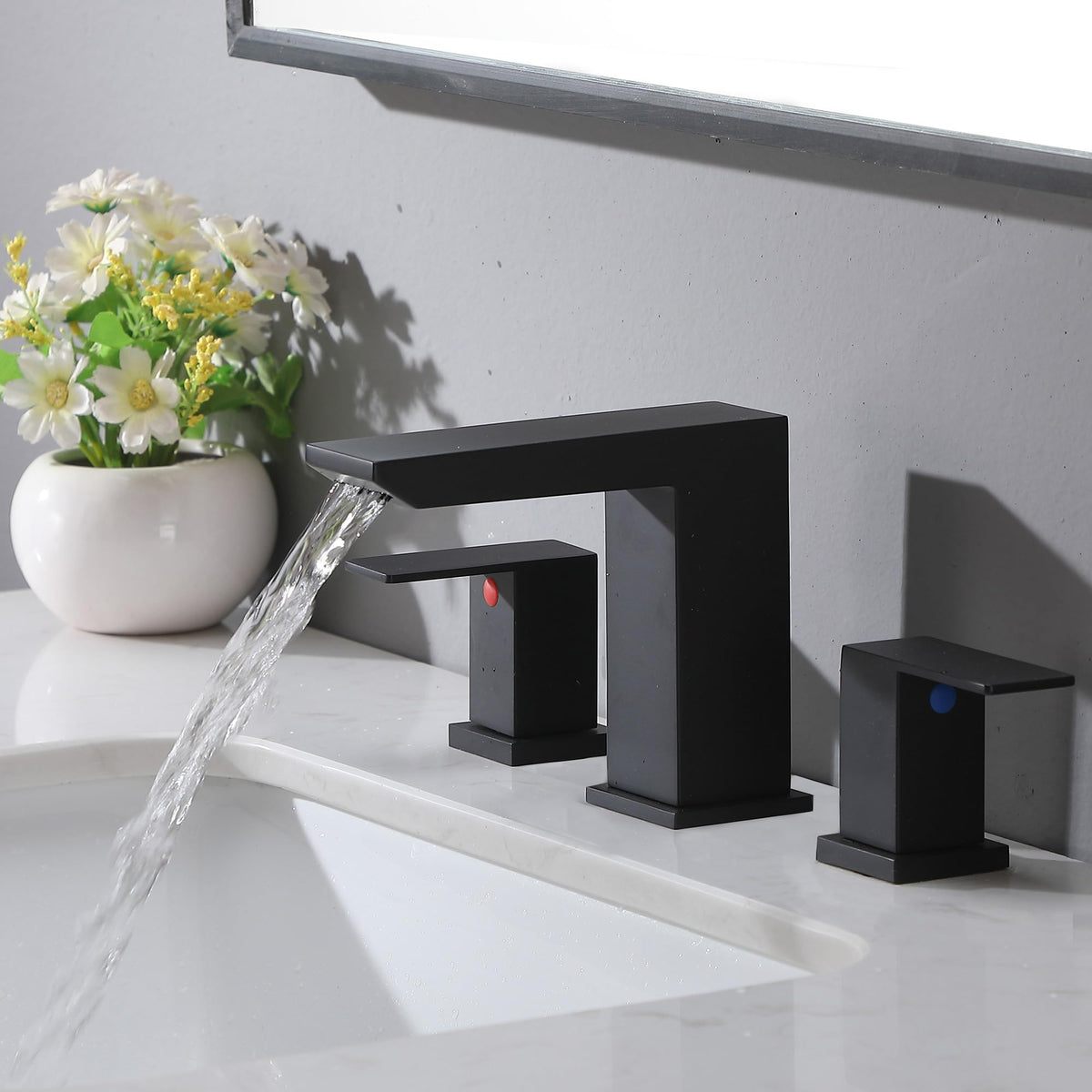 VCCUCINE waterfall faucet side view highlights eight-inch widespread compatibility