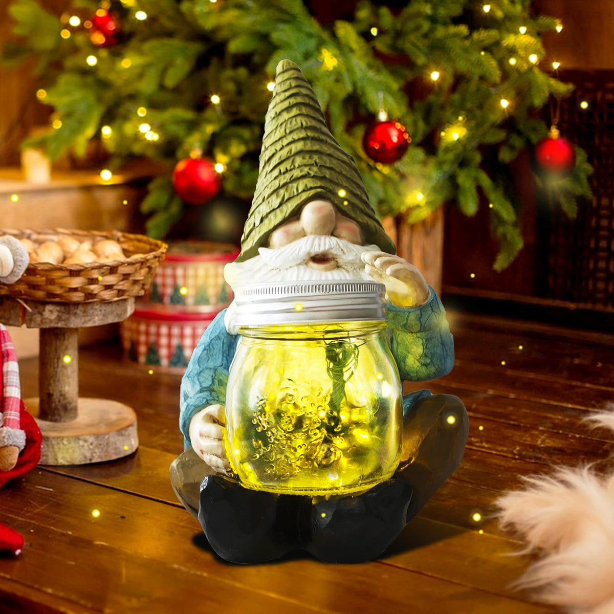 Vcdsoy Mothers Day gift gnome adds charm to gardens and balconies.