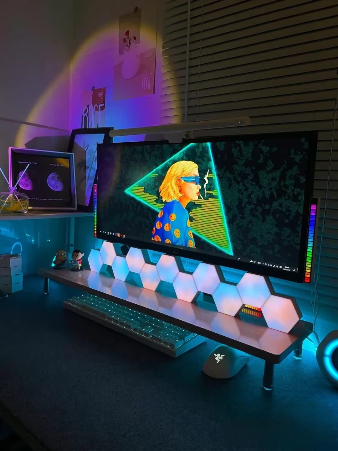 Vcwtty hexagon lights remote control enables easy color and brightness adjustments.