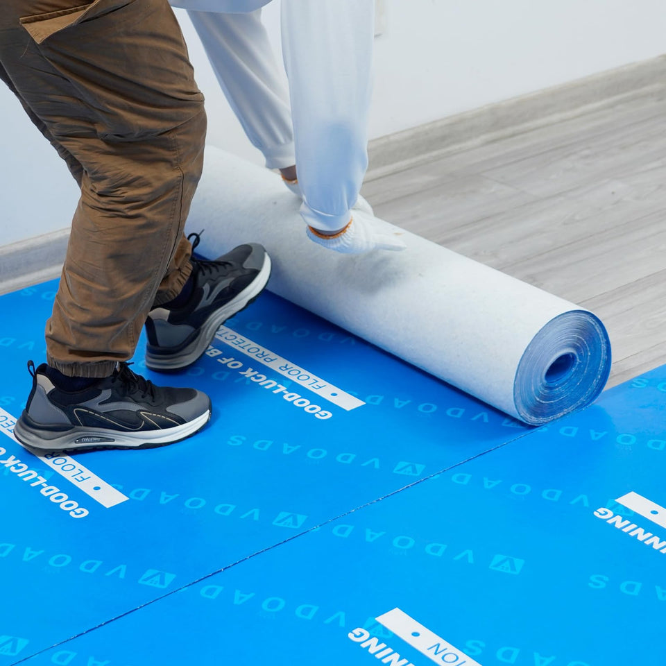 VDOADS heavy-duty floor protection roll 39x100 safeguarding floors during renovations.