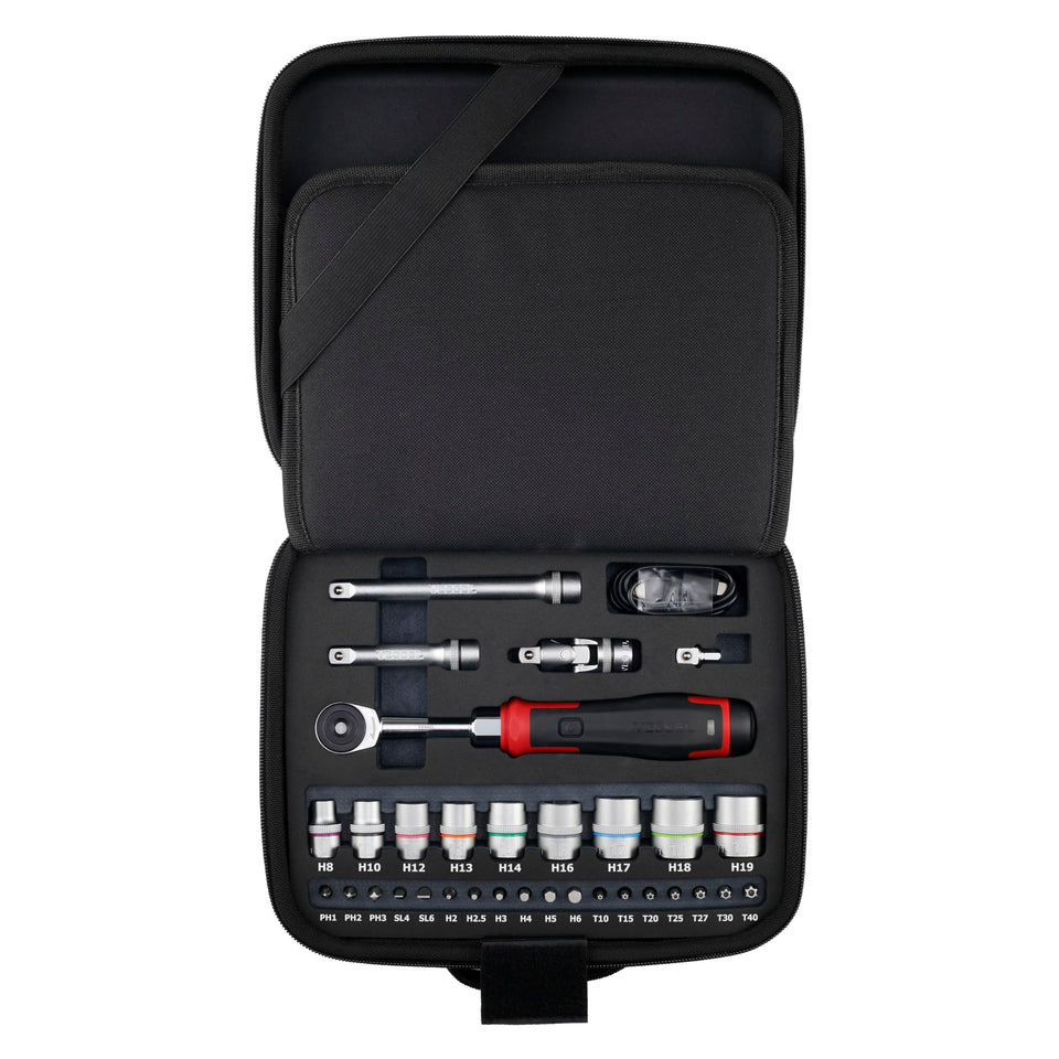 VESSEL Vessel 400ER3-1M case for organized storage and easy transport.