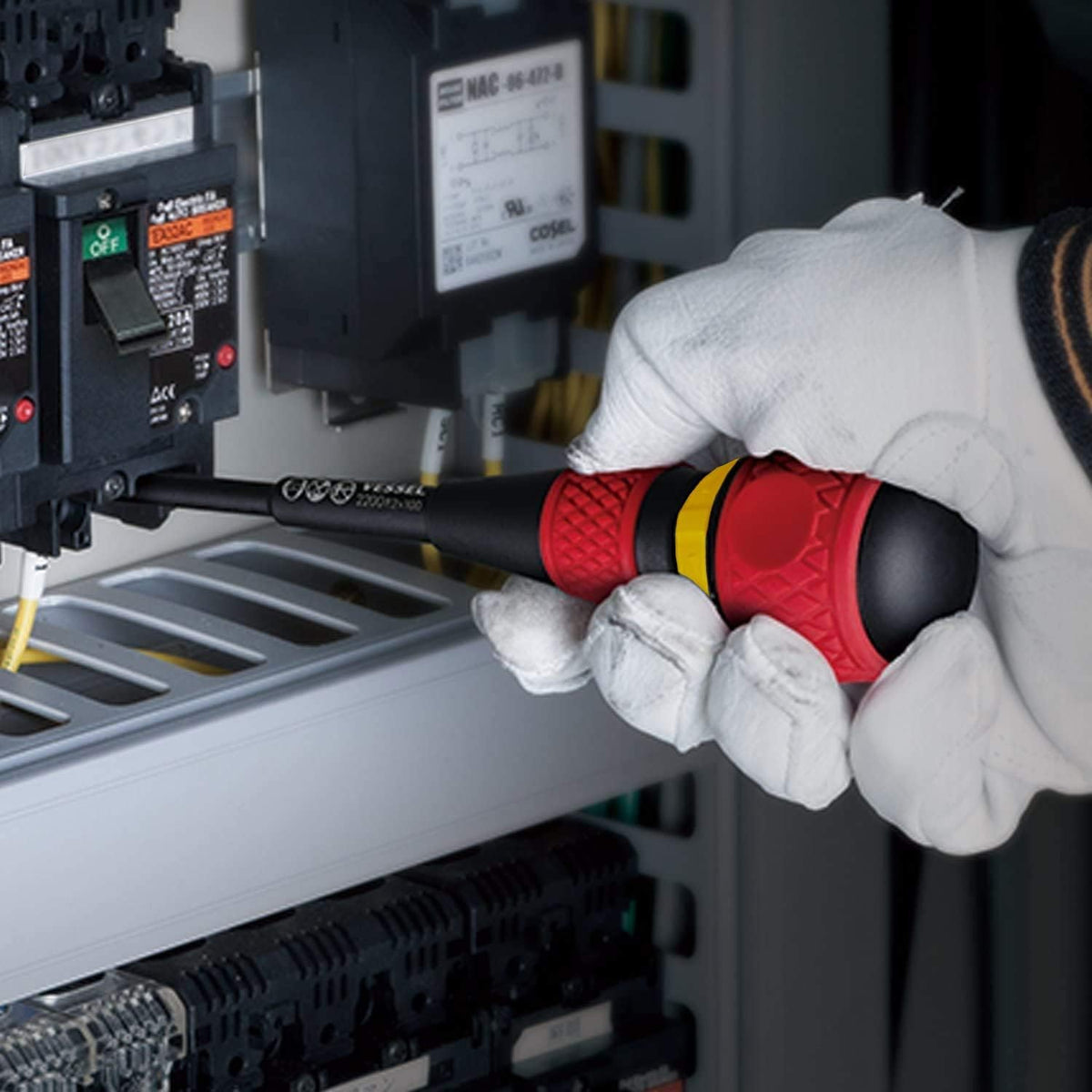 VESSEL Ball Grip magnetic toe helps pick up tiny fasteners.