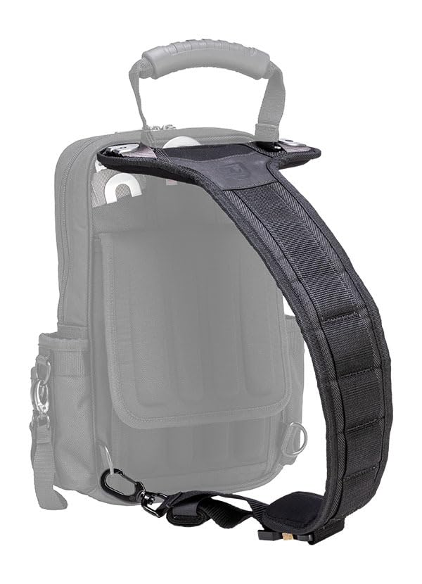 Veto Pro Pac MB3 Blackout zipper detail for durable daily use.