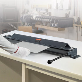 Handles for 14-gauge aluminum provide smooth, precise bends.